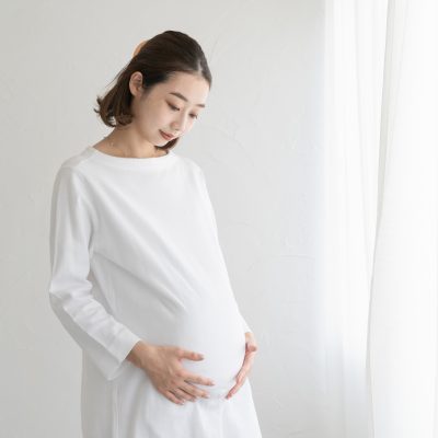 妊娠初期にお腹が張る理由と対処法 毎日の生活で気をつけることは Nipt 新型出生前診断 のコラム 平石クリニック